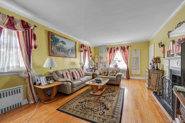 84-16 Charlecote Ridge, Jamaica Estates, NY 11432