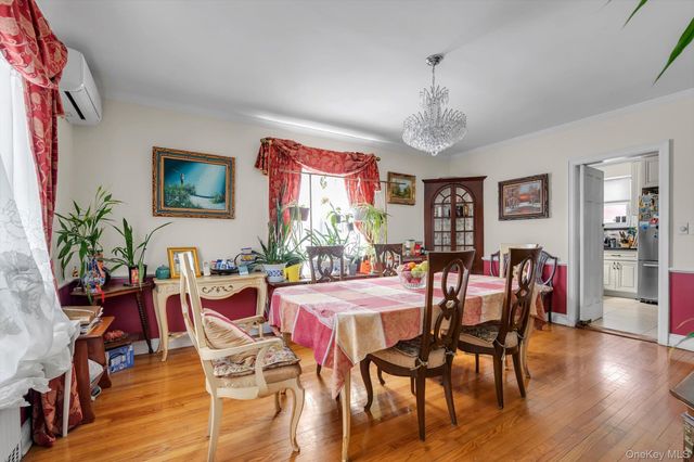 84-16 Charlecote Ridge, Jamaica Estates, NY 11432