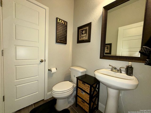 13211 Highland Woods, San Antonio, TX 78254