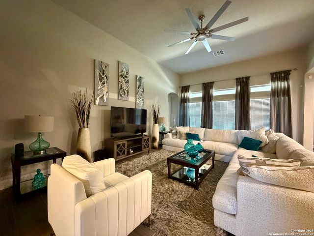 13211 Highland Woods, San Antonio, TX 78254