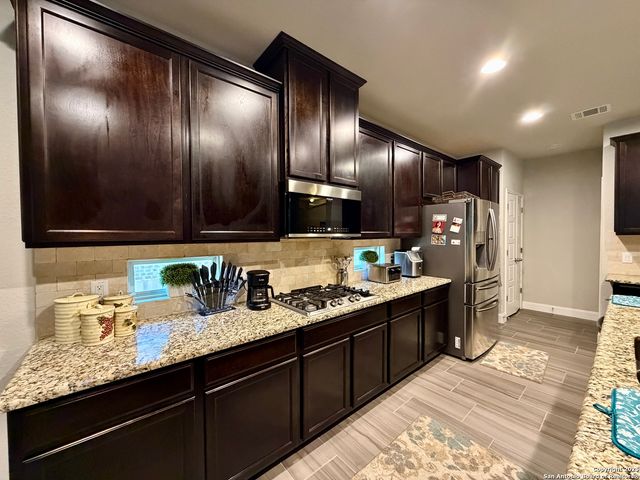 13211 Highland Woods, San Antonio, TX 78254