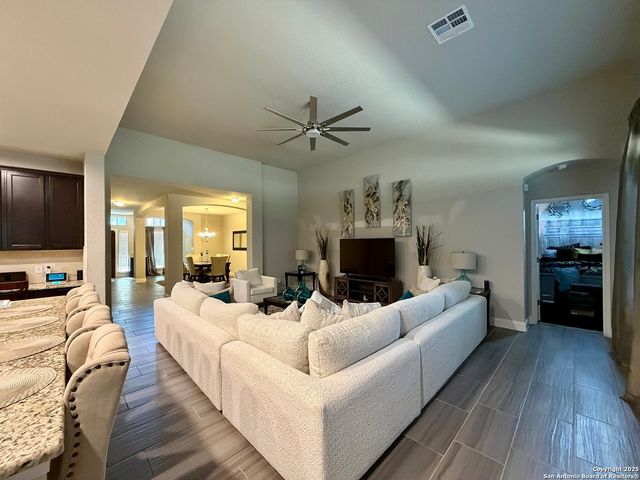 13211 Highland Woods, San Antonio, TX 78254