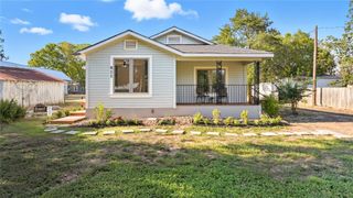 611 Qualls ST, Gonzales, TX 78629