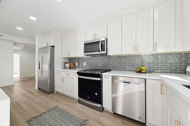 212 N Forrest Avenue, La Porte, TX 77571