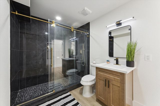 212 N Forrest Avenue, La Porte, TX 77571