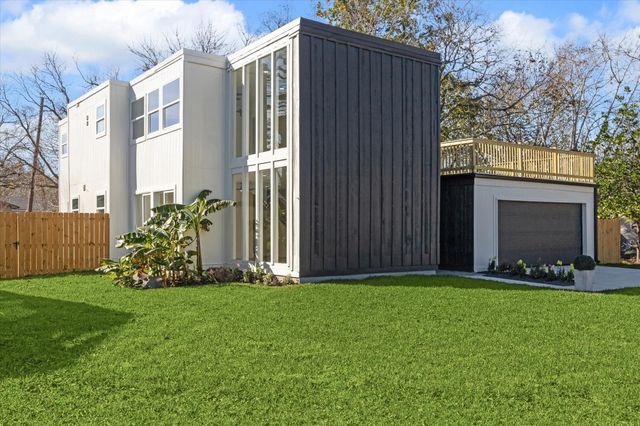 212 N Forrest Avenue, La Porte, TX 77571