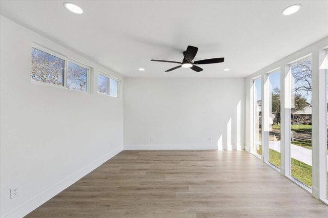 212 N Forrest Avenue, La Porte, TX 77571