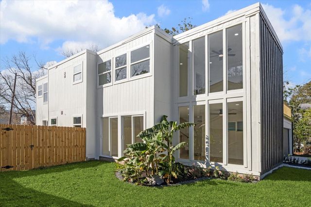 212 N Forrest Avenue, La Porte, TX 77571