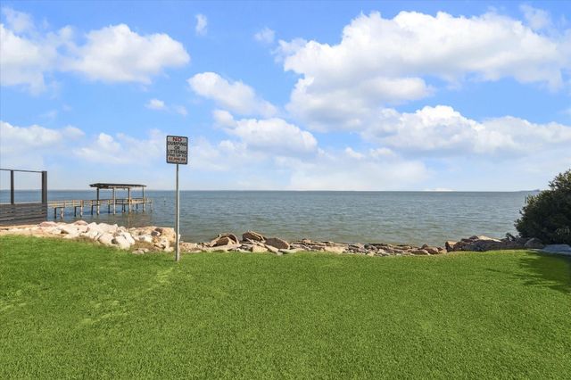 212 N Forrest Avenue, La Porte, TX 77571