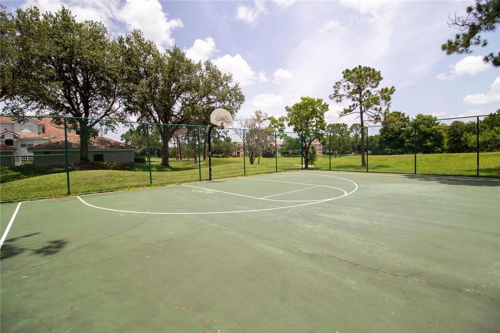 Image 25 of property listing at 14036 FAIRWAY ISLAND DRIVE UNIT 1535, Orlando, FL 32837