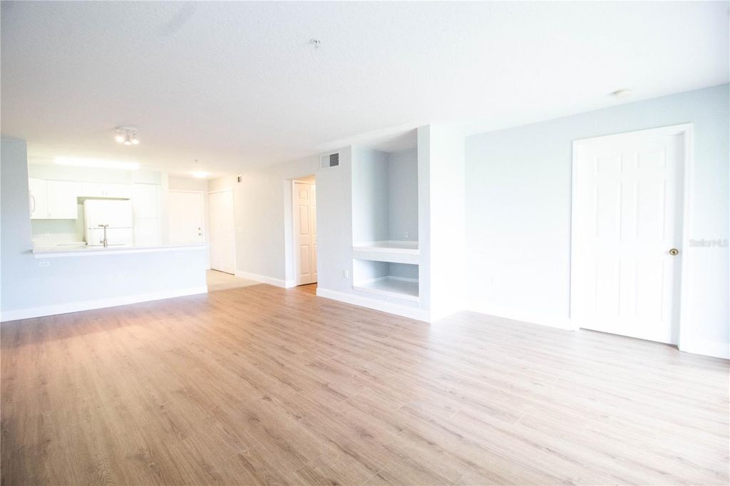 Image 8 of property listing at 14036 FAIRWAY ISLAND DRIVE UNIT 1535, Orlando, FL 32837