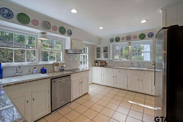 3200 Dinah Ln, Tyler, TX 75701