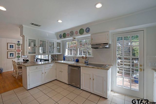 3200 Dinah Ln, Tyler, TX 75701