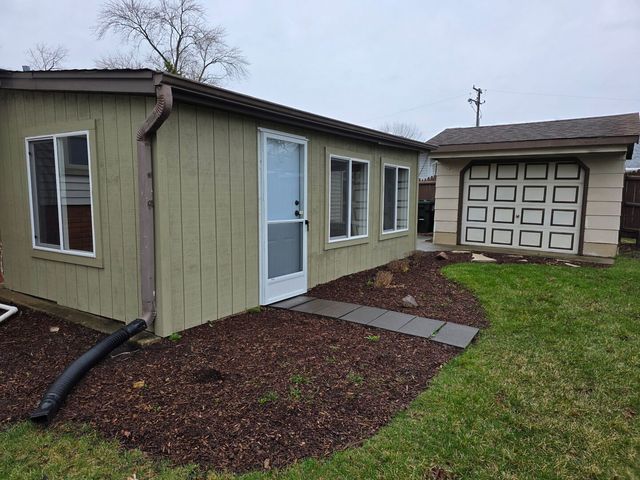 9407 Elm Avenue, Mokena, IL 60448