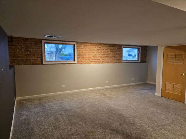 9407 Elm Avenue, Mokena, IL 60448