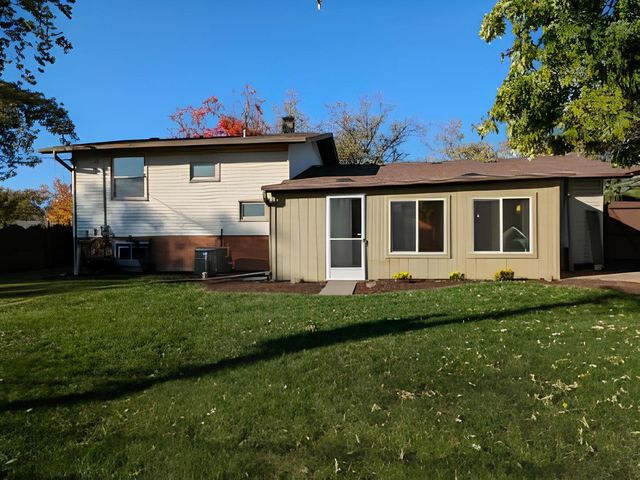 9407 Elm Avenue, Mokena, IL 60448