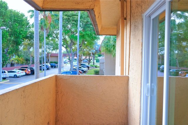 9962 SW 88th St 722-7, Miami, FL 33176