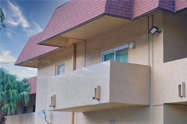 9962 SW 88th St 722-7, Miami, FL 33176