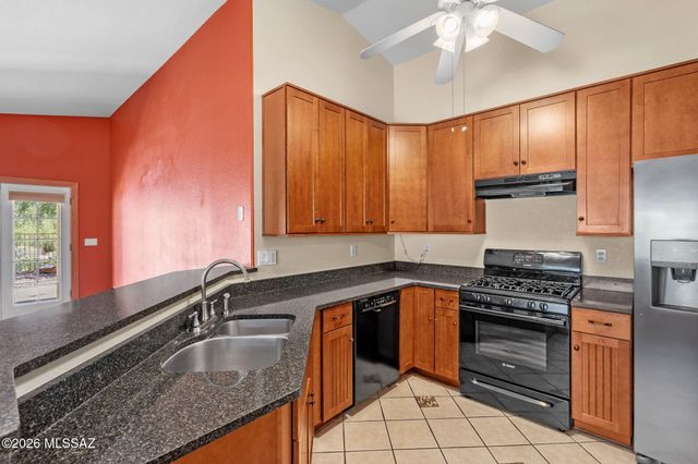 10990 N Double Eagle Court, Oro Valley, AZ 85737