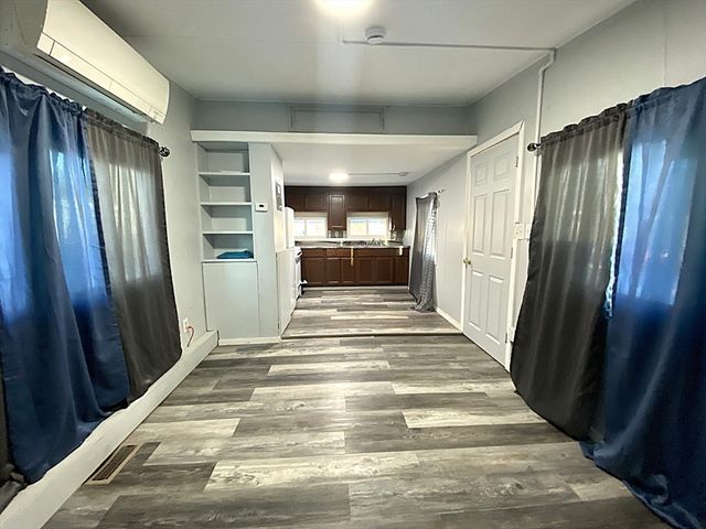 16 Pioneer Way, Springfield, MA 01119