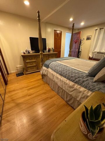 187 Redmond St, New Brunswick City, NJ 08901