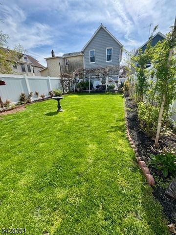 187 Redmond St, New Brunswick City, NJ 08901