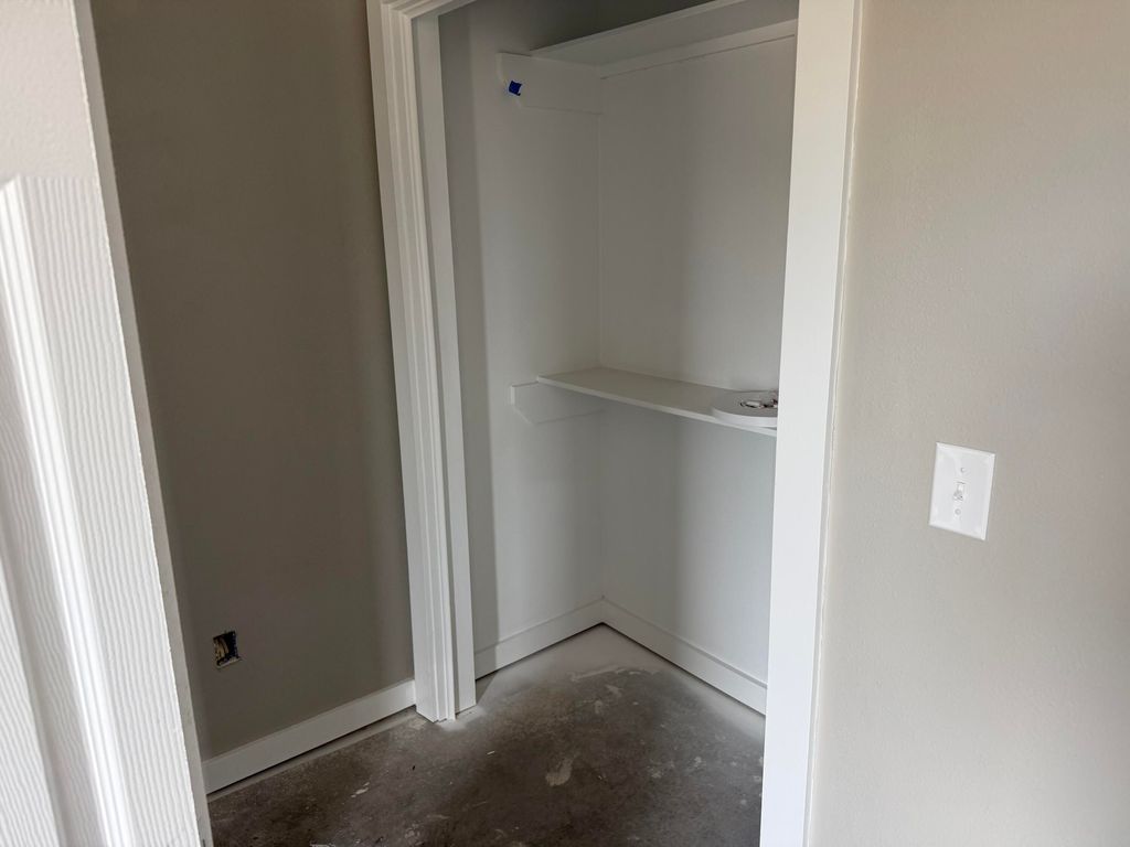 Image 5 of property listing at 423 E Harris Avenue, San Angelo, TX 76903