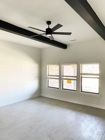 911 W Carley Drive, Siloam Springs, AR 72761