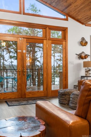 4299 Lake Drive, Clinton, AR 72031