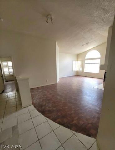 9820 Cross Creek Way, Las Vegas, NV 89117