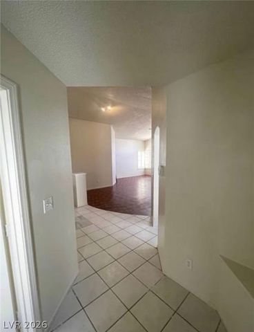 9820 Cross Creek Way, Las Vegas, NV 89117