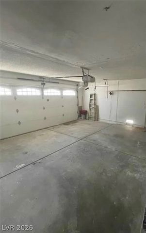 9820 Cross Creek Way, Las Vegas, NV 89117