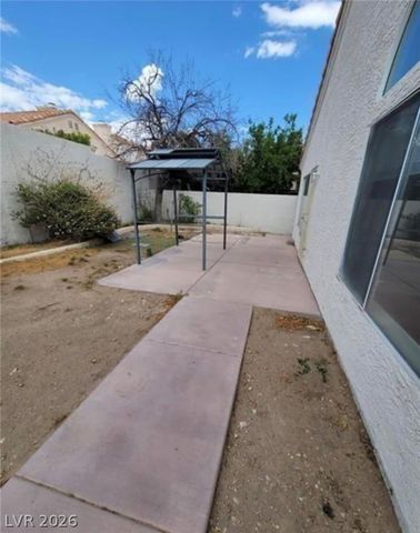 9820 Cross Creek Way, Las Vegas, NV 89117