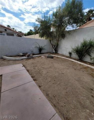9820 Cross Creek Way, Las Vegas, NV 89117