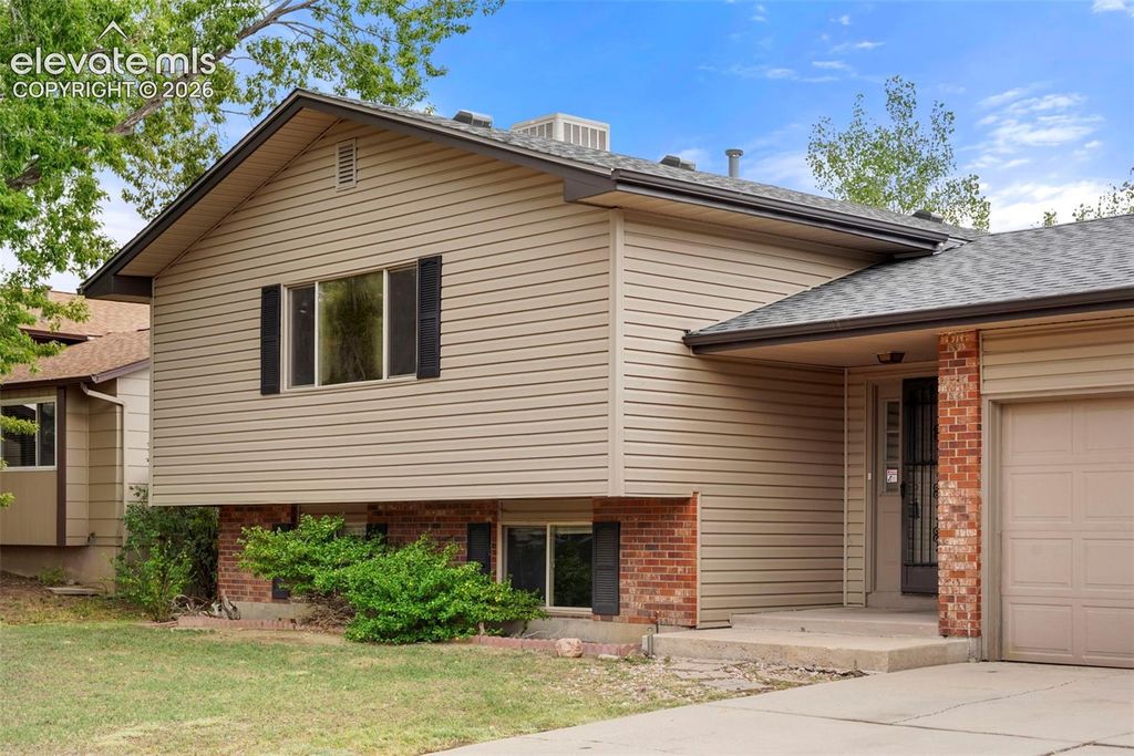 7515 Deer Trail, Colorado Springs, CO 80911 — photo 2