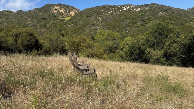 24735 Mulholland Highway, Calabasas, CA 91302