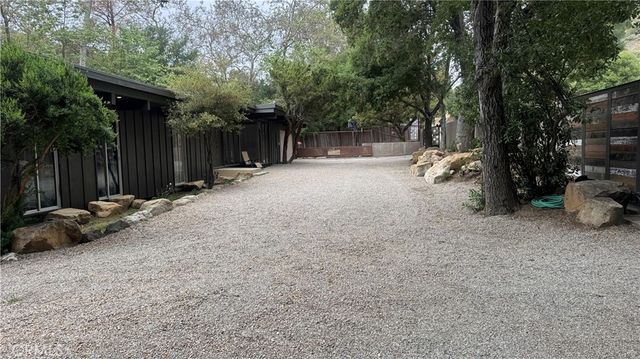 24735 Mulholland Highway, Calabasas, CA 91302
