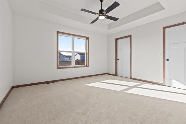 2041 BEAR PAW TRAIL, Kaukauna, WI 54130