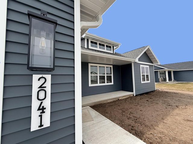 2041 BEAR PAW TRAIL, Kaukauna, WI 54130