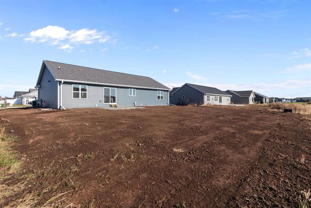2041 BEAR PAW TRAIL, Kaukauna, WI 54130