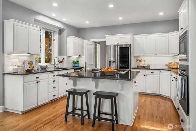 17120 SE 29th Place, Bellevue, WA 98008