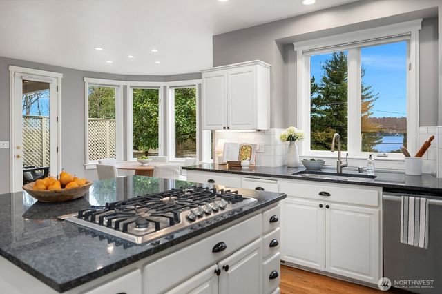 17120 SE 29th Place, Bellevue, WA 98008