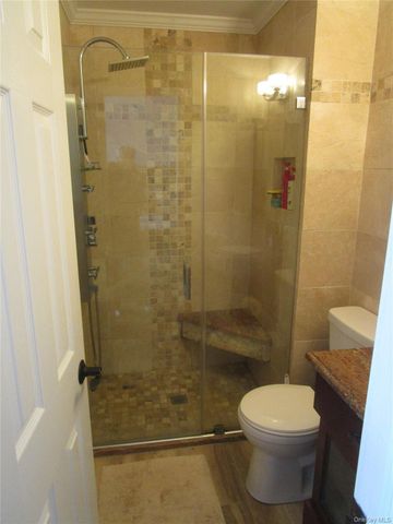 342 Clubhouse Court, Coram, NY 11727