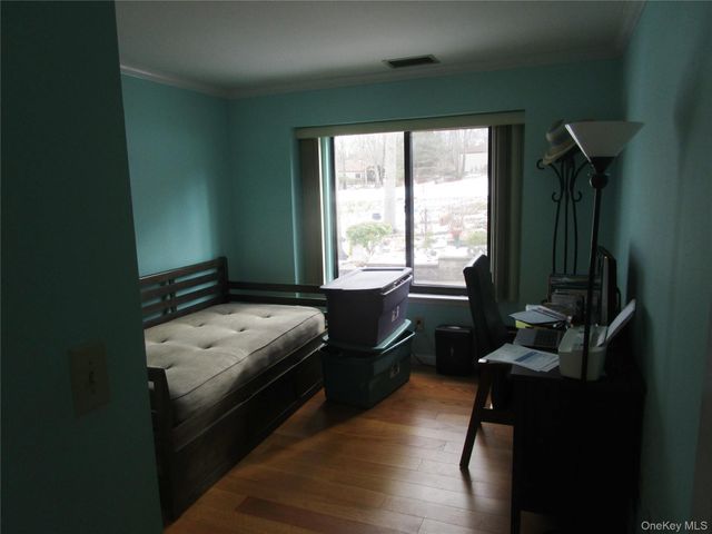 342 Clubhouse Court, Coram, NY 11727