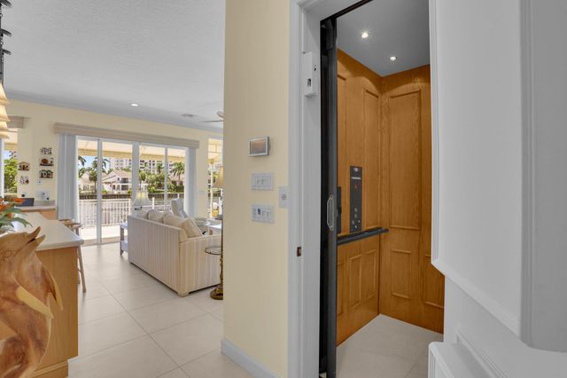3585 Admirals Way, Delray Beach, FL 33483