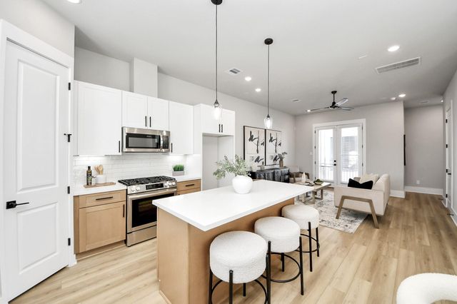 1102 Mansfield Street A, Houston, TX 77091