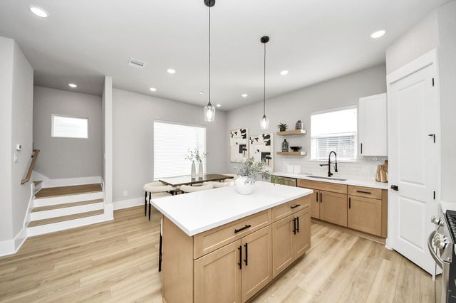 1102 Mansfield Street A, Houston, TX 77091