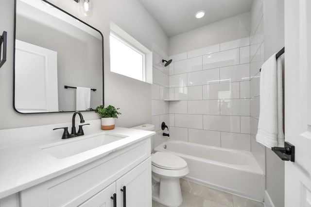 1102 Mansfield Street A, Houston, TX 77091