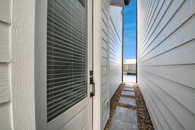 1102 Mansfield Street A, Houston, TX 77091