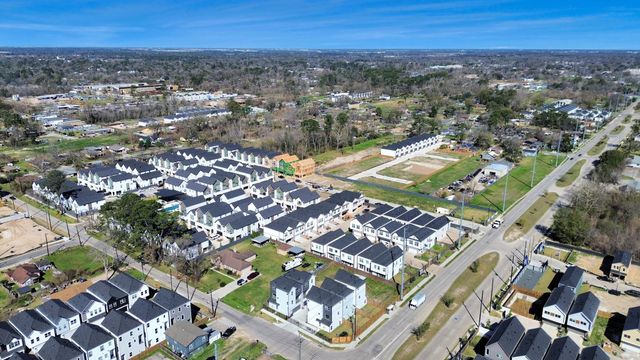 1102 Mansfield Street A, Houston, TX 77091